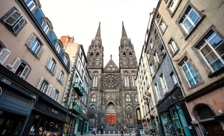 Clermont-Ferrand - Viatge en grup a Chartres - Centre Europeu