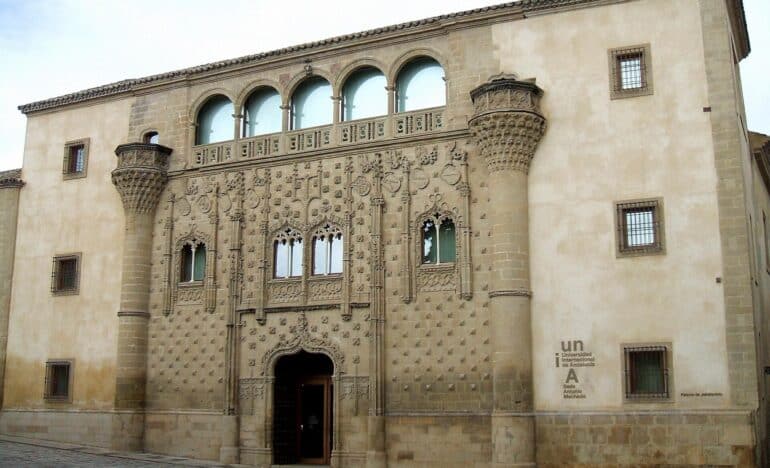 Palau de Jabalquinto a Baeza - Viatge en grup a Jaén - Centre Europeu