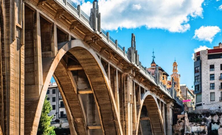Pont de Sant Jordi a Alcoi - Viatge en grup a Jaén - Centre Europeu
