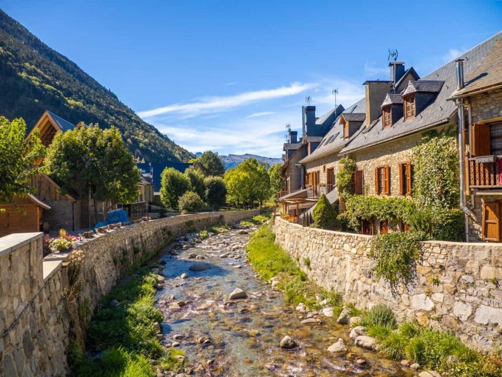 Pont de Maig: La Vall d’Aran i les cascades de l’Artiga de Lin – 1/05/26 – 7h