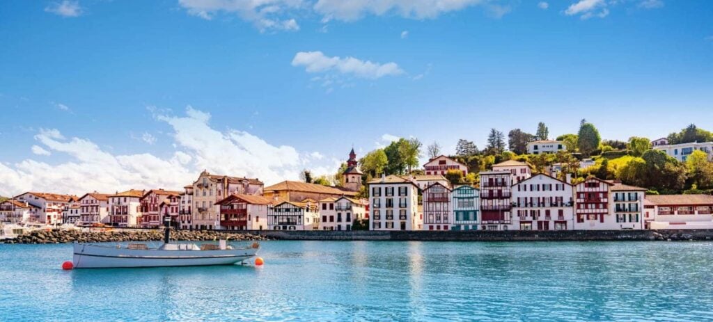 Grans joies del Nord: Dels pobles mariners bascos al Pirineu de Navarra – 27/07/26 – 7h